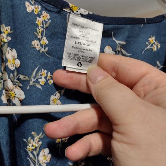 Time and Tru Cover-up - Picture 4 of 4